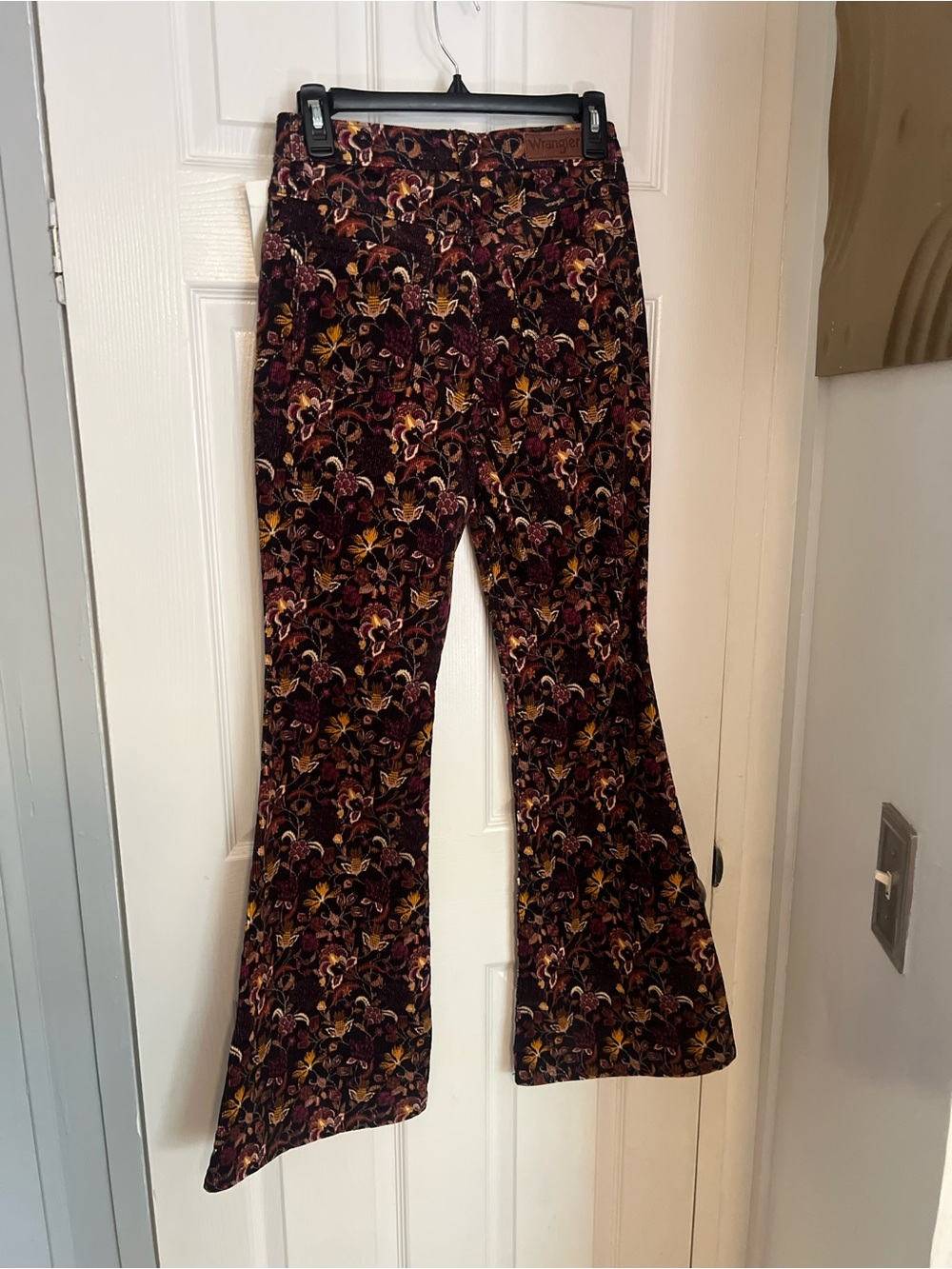 Wrangler Fierce Flare Corduroy Pants / floral - Picture 2 of 9